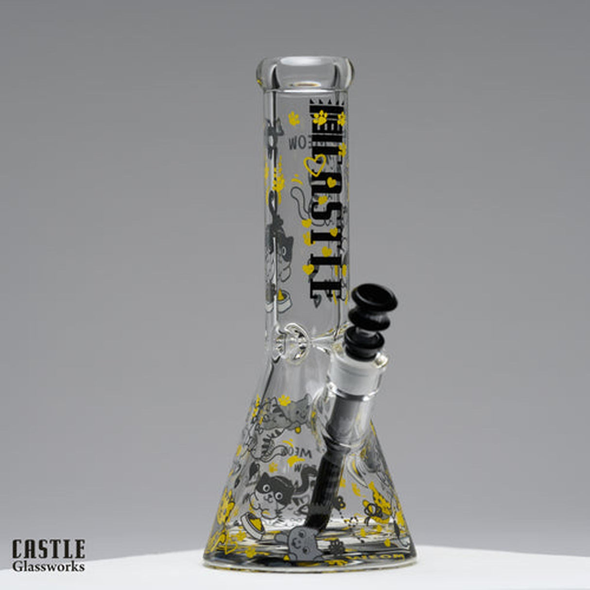 12 Beaker Bong - Kitty with cat-themed design, featuring durable borosilicate glass and a classic beaker shape for smooth filtration, perfect for cat lovers and collectors.