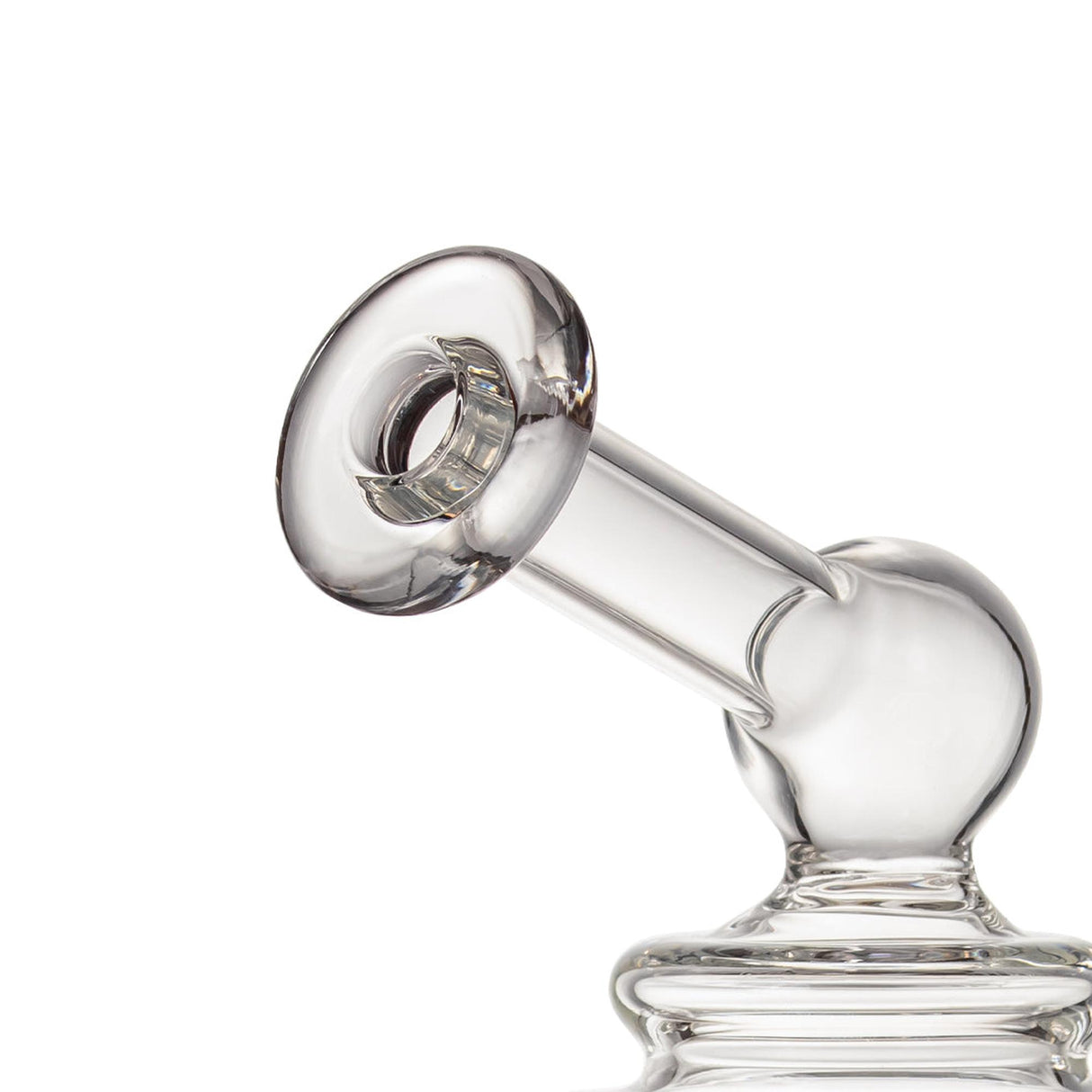 Close-up of the Fabcycler Focus V Carta Top - Clear, showcasing the angled glass connector, highlighting its fab egg diffusion and recycler design for optimal performance.