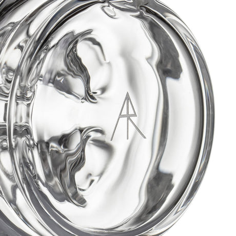 Quadra Peak Attachment: Close-up of ripple-shaped glass with etched AR logo, showcasing its sleek, modern design for e-rig compatibility and enhanced aesthetics.