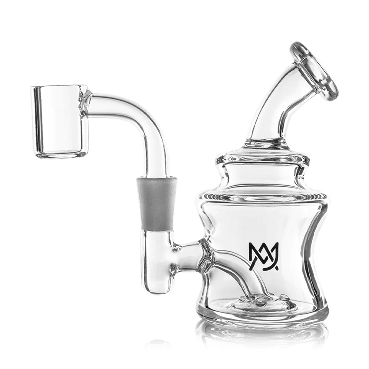 Jammer Mini Dab Rig - Clear, a compact glass device with a quartz banger for vaporizing concentrates, features water filtration for smooth hits.